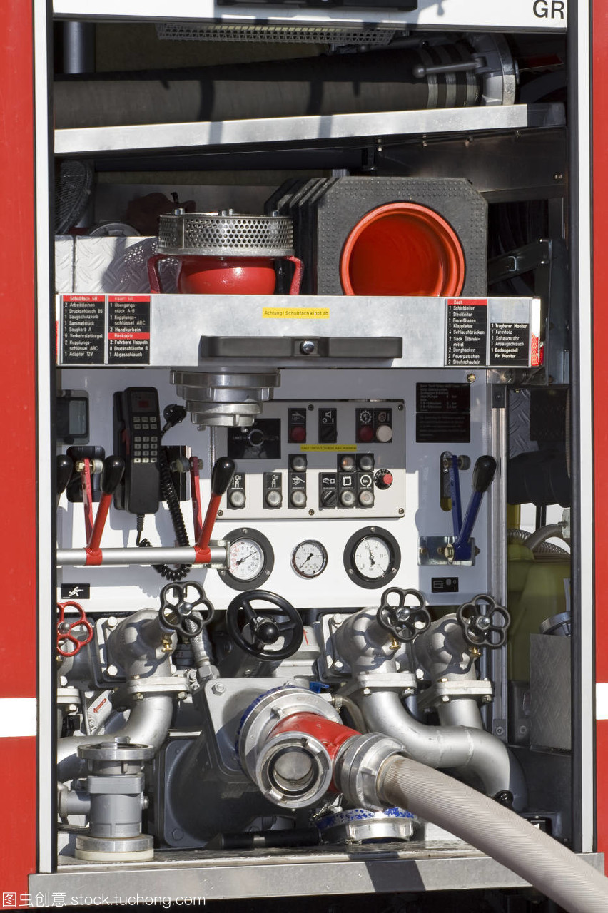 Fire brigade,消防车,fire engine,manometer,pressure reading,电话,telephone,phone,inside,电子产品,electronics,工程学,engineering,室内,interior,开关,switch,水泵,pump,Scale,indication,广告,advertisement,Feuerwehrfahrzeug,feuerwehrausr?stung,pumpautomat,Drehrad,drehr?der,verschlu